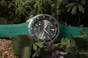 Certina DS-X GMT klokke med grønn gummirem og sort urskive