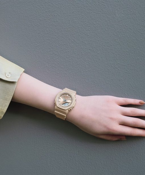 Alternative view of G-Shock 40mm - GMA-P2100ST-9AER